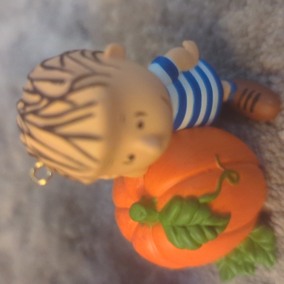 Waiting for the great pumpkin Linus ornament - Picture 2 of 10